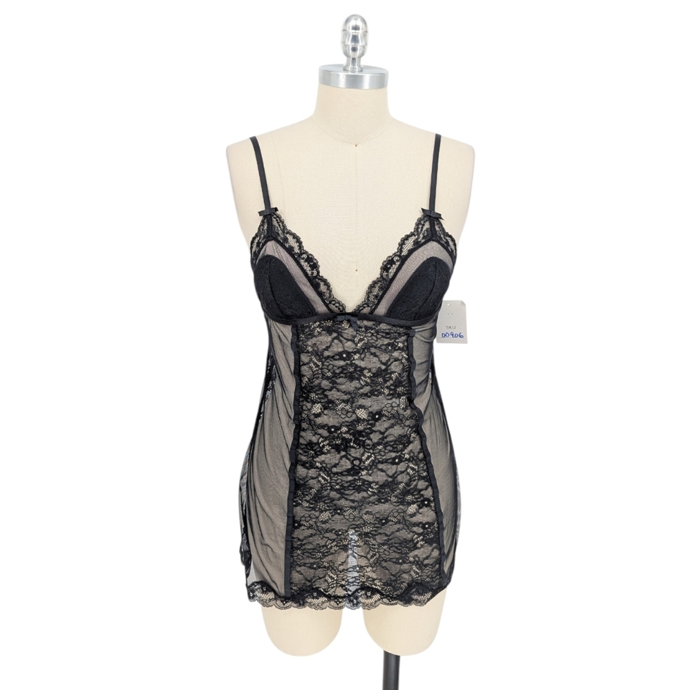 00906 NEW Victoria's Secret Lace Lingerie Black size Medium sexy intimate sleep